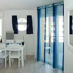 Les Isles De Sola In Apartment *