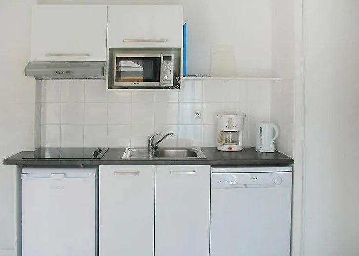 Les Isles De Sola In *