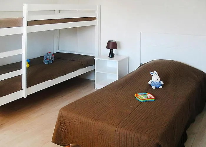 Les Isles De Sola In *